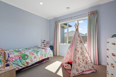 Photo of property in 92 Farringdon Avenue, Rototuna North, Hamilton, 3210