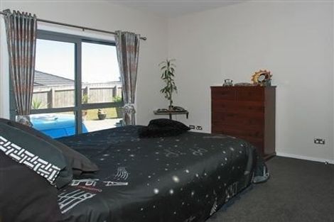 Photo of property in 4 Kaimai Place, Aotea, Porirua, 5024