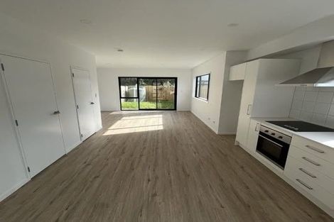 Photo of property in 1 Eileen Newey Place, Henderson, Auckland, 0612