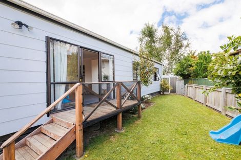 Photo of property in 27 Newton Place, Westbrook, Palmerston North, 4412
