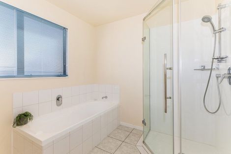 Photo of property in 5 Saint Elizabeth Heights, Normandale, Lower Hutt, 5010