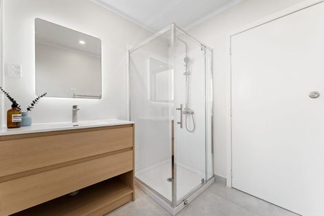 Photo of property in 137 Albany Highway, Unsworth Heights, Auckland, 0632