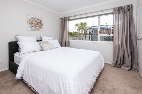 Photo of property in 65 Meadway, Sunnyhills, Auckland, 2010