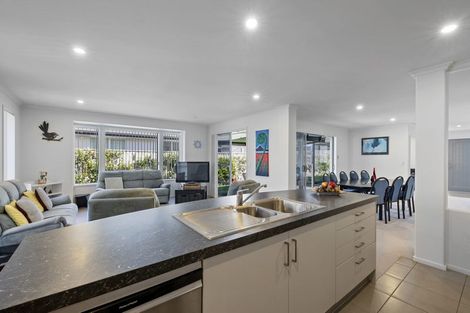 Photo of property in 4 Sawyers Way, New Plymouth, 4310