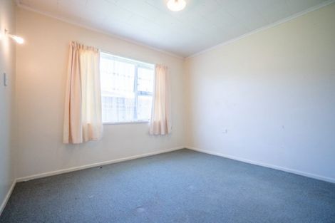 Photo of property in 3 Seddon Street, Takaro, Palmerston North, 4412