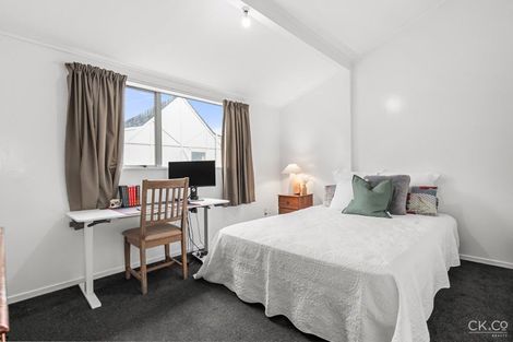 Photo of property in 2/264 Grounsell Crescent, Belmont, Lower Hutt, 5010