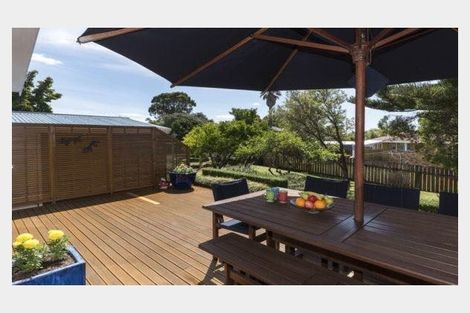 Photo of property in 39 Megan Avenue, Pakuranga Heights, Auckland, 2010