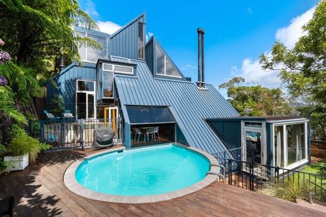 Photo of property in 52 Amapur Drive, Khandallah, Wellington, 6035