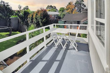 Photo of property in 108 Reeves Road, Pakuranga Heights, Auckland, 2010