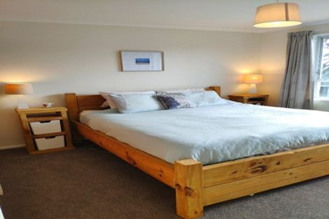 Photo of property in 42 Churton Drive, Churton Park, Wellington, 6037