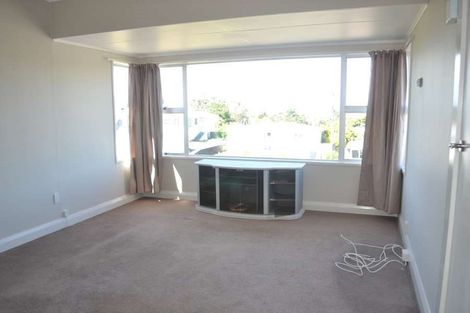 Photo of property in 130 Pioneer Road, Moturoa, New Plymouth, 4310