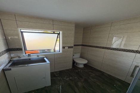 Photo of property in 63 Harmel Road, Glendene, Auckland, 0602