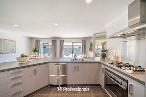 Photo of property in 24 Aragon Grove, Kingsley Heights, Upper Hutt, 5018