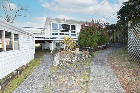 Photo of property in 52 Beaubank Road, Kelston, Auckland, 0602