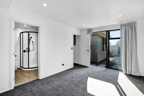 Photo of property in 115 Mangorei Road, Merrilands, New Plymouth, 4312