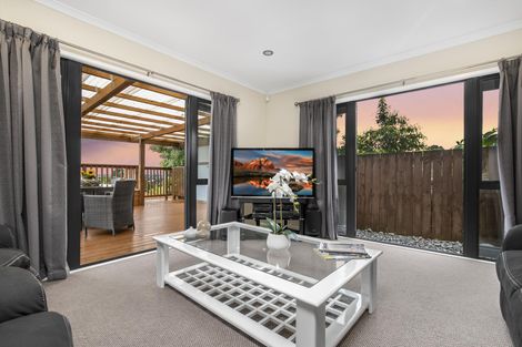 Photo of property in 21 Whitbourne Heights, Manurewa, Auckland, 2105