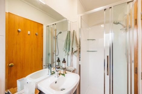 Photo of property in 2 Montgomery Terrace, Hokowhitu, Palmerston North, 4410