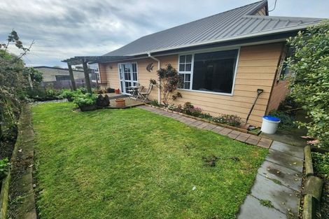 Photo of property in 2/49 Tedder Avenue, North New Brighton, Christchurch, 8083