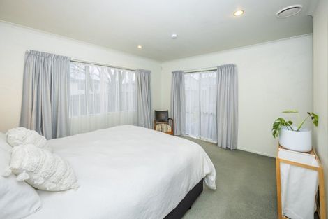 Photo of property in 12 Hastings Place, Hamilton Lake, Hamilton, 3204