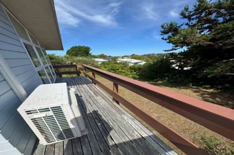 Photo of property in 28 Sunnyfield Crescent, Glenfield, Auckland, 0629