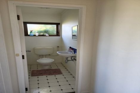 Photo of property in 27 Noeleen Street, Glenfield, Auckland, 0629