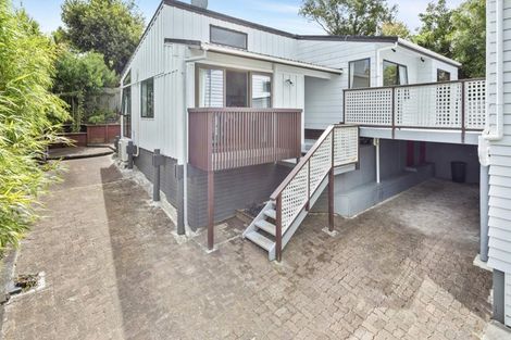 Photo of property in 30 Mannering Place, Hillcrest, Auckland, 0627