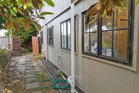 Photo of property in 7 Glen Vista Place, Bayview, Auckland, 0629