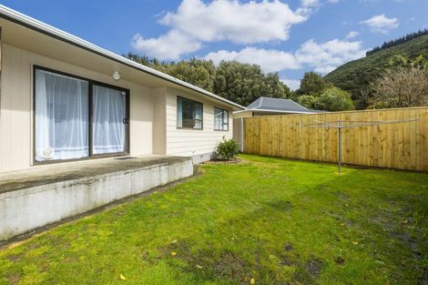 Photo of property in 6a Agate Grove, Birchville, Upper Hutt, 5018