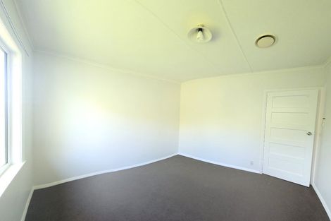 Photo of property in 43 Lyndfield Lane, Newlands, Wellington, 6037