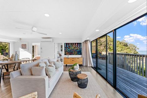 Photo of property in 61 Grand View Road, Leigh, 0985