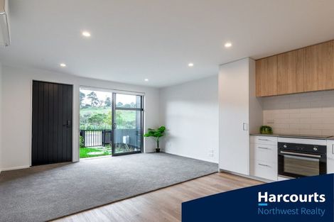 Photo of property in 4 Tuputupu Drive, Kumeu, 0810