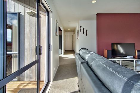 Photo of property in 33a Gilliam Street, New Lynn, Auckland, 0600