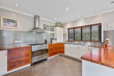 Photo of property in 4 Kororako Grove, Whalers Gate, New Plymouth, 4310