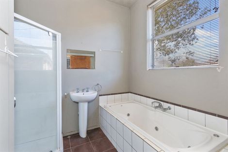 Photo of property in 302 Hills Road, Mairehau, Christchurch, 8013