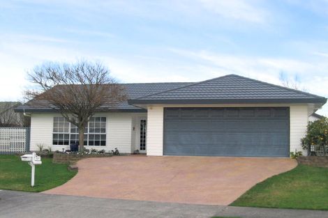 Photo of property in 37 Bouverie Crescent, Flagstaff, Hamilton, 3210