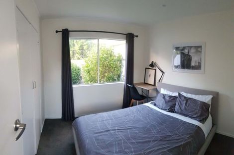 Photo of property in 17 St Catherine Crescent, West Harbour, Auckland, 0618