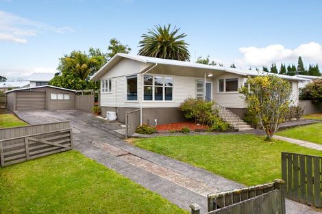 Photo of property in 23 Patts Avenue, Glendene, Auckland, 0602