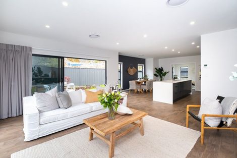 Photo of property in 63 Oak Road, Poraiti, Napier, 4112