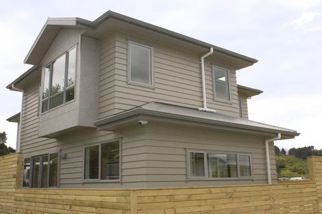 Photo of property in 4 Poto Road, Normandale, Lower Hutt, 5010