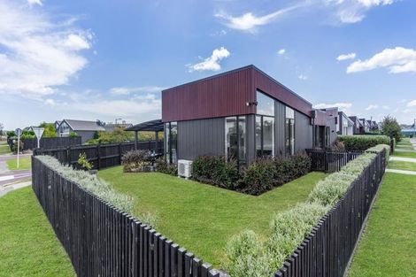 Photo of property in 1 Gallantry Crescent, Papakura, 2110