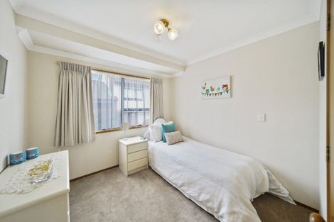 Photo of property in 26 Loloma Drive, Half Moon Bay, Auckland, 2012