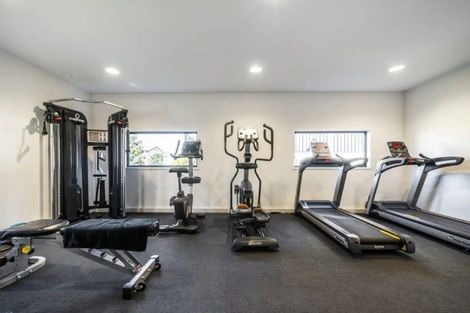 Photo of property in 13 Tokarewa Close, Mount Wellington, Auckland, 1062