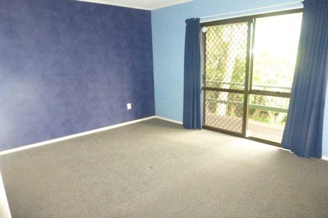 Photo of property in 1/12 Netherlands Avenue, Kelston, Auckland, 0602