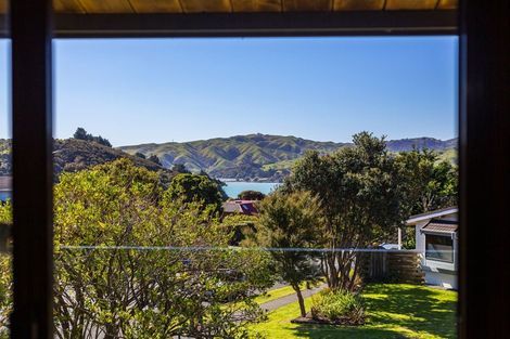Photo of property in 25 James Cook Drive, Whitby, Porirua, 5024