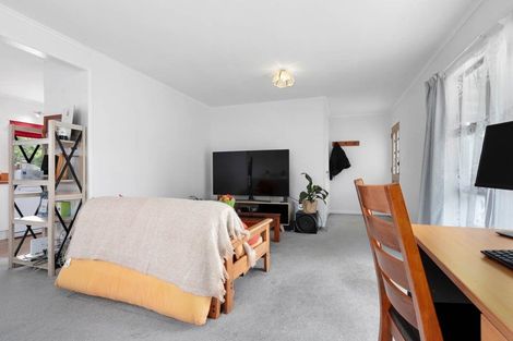 Photo of property in 9 Peterhouse Place, West Harbour, Auckland, 0618