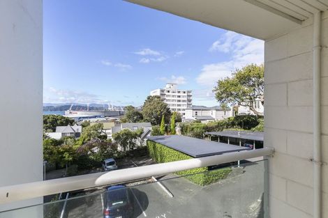 Photo of property in Grosvenor Flats, 19 Cottleville Terrace, Thorndon, Wellington, 6011