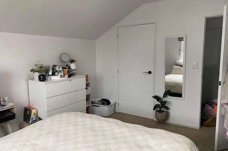 Photo of property in 3/131 Queens Drive, Lyall Bay, Wellington, 6022