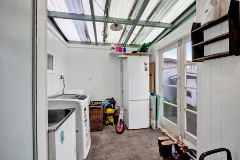 Photo of property in 1 County Drive, Hawera, 4610