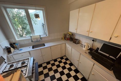 Photo of property in 2/2 Brooklyn Terrace, Brooklyn, Wellington, 6021