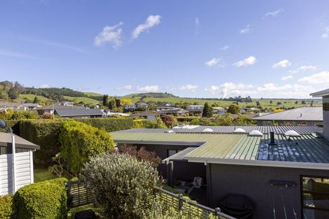 Photo of property in 1 Scenic Heights, Acacia Bay, Taupo, 3330